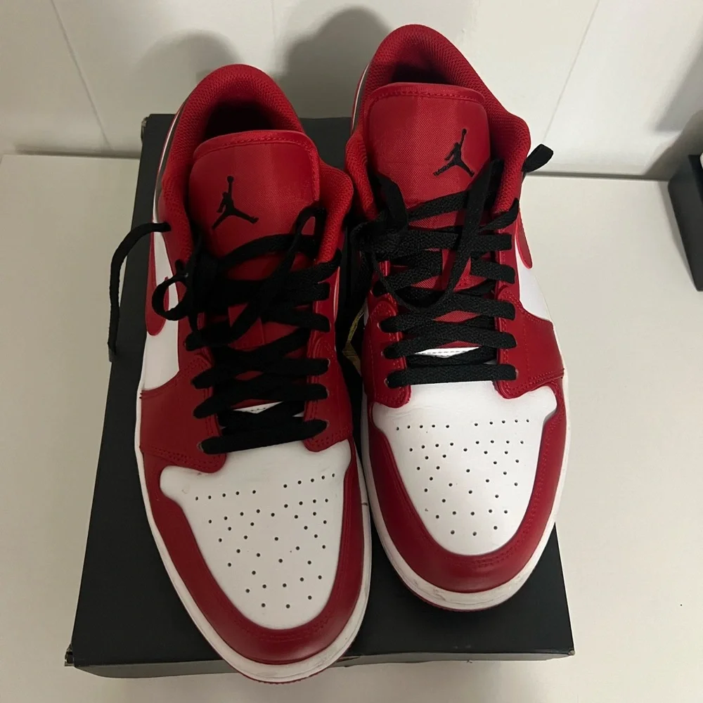 Jordan Low Top Sneakers Red Black White